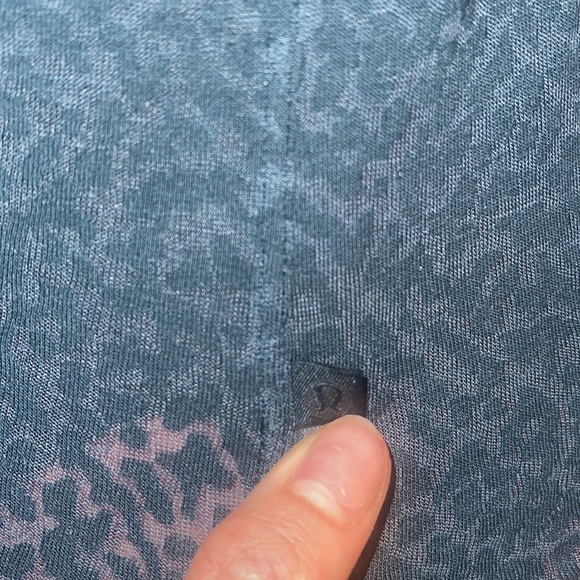 Lululemon Tee - Picture 4 of 4